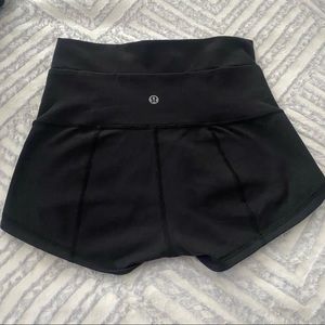 Lululemon shorts size 4